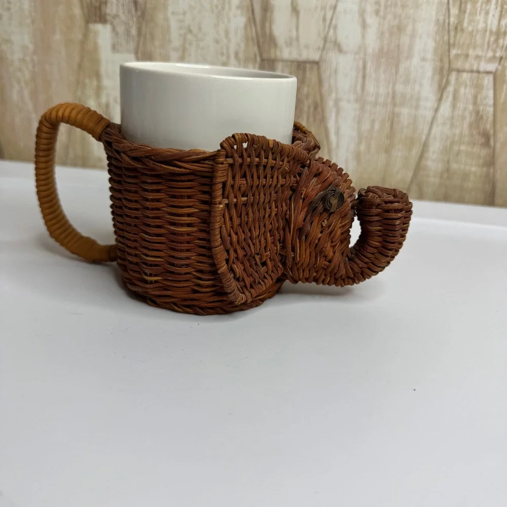 Vintage‎ Wicker Elephant Mug Holder Basket Cup Cozy With Handle